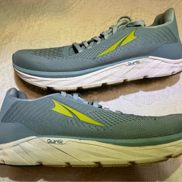 Altra Torin 4.5, Women’s 11, Sage color. Close to new. - Picture 2 of 6